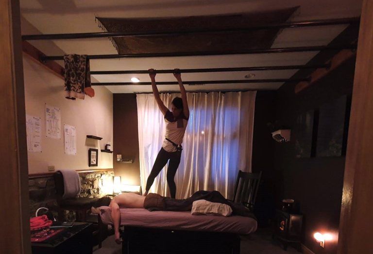 Working Sore Back with Ashiatsu Working Sore Back with Ashiatsu